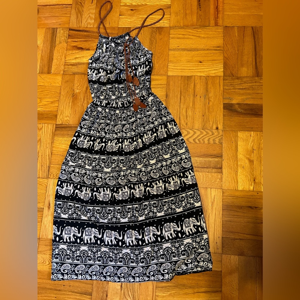 EUC black and white elephant patterned sleeveless midi dress Sz S/M